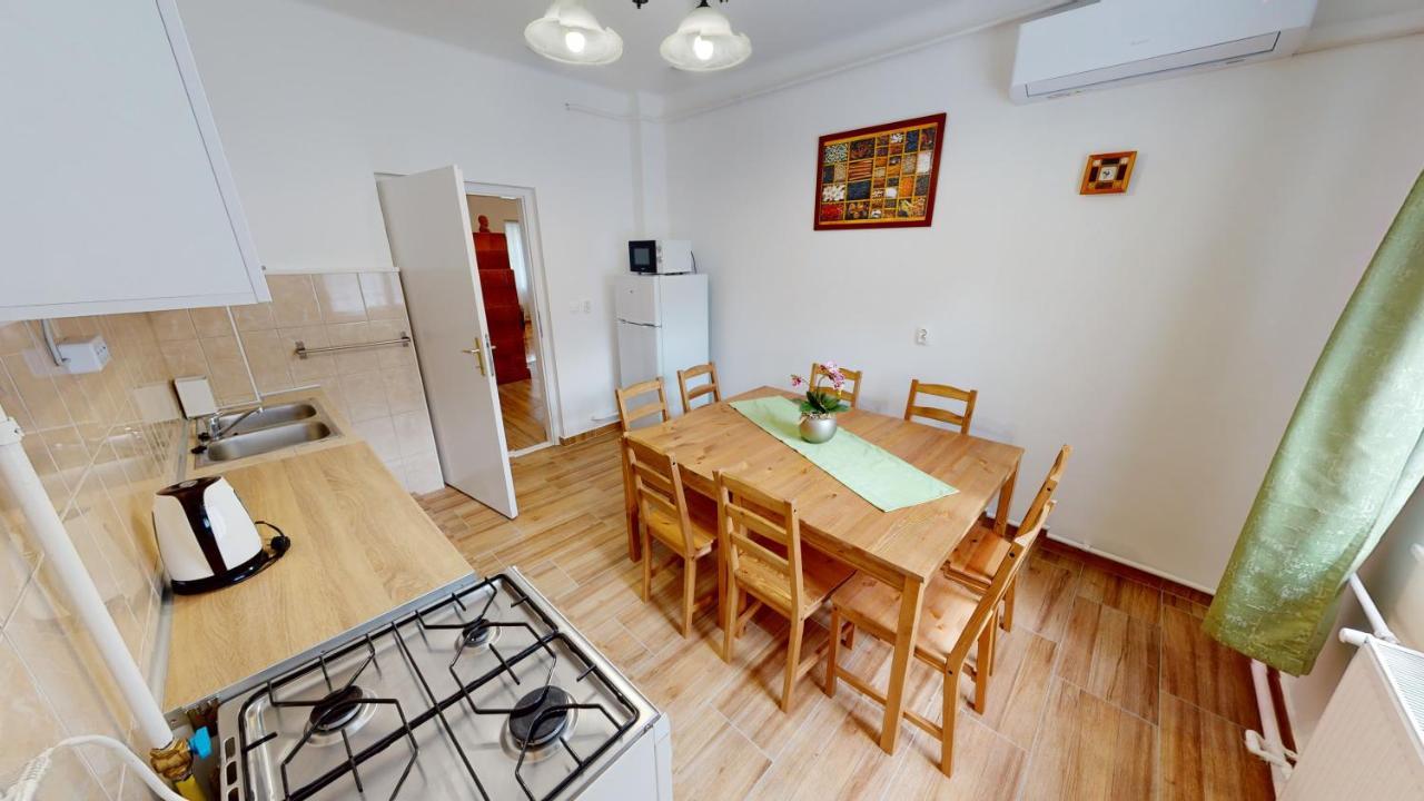 Family Apartman Miskolc Eksteriør billede