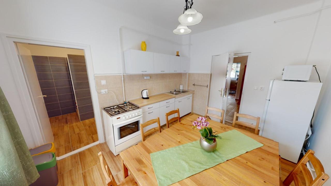 Family Apartman Miskolc Eksteriør billede