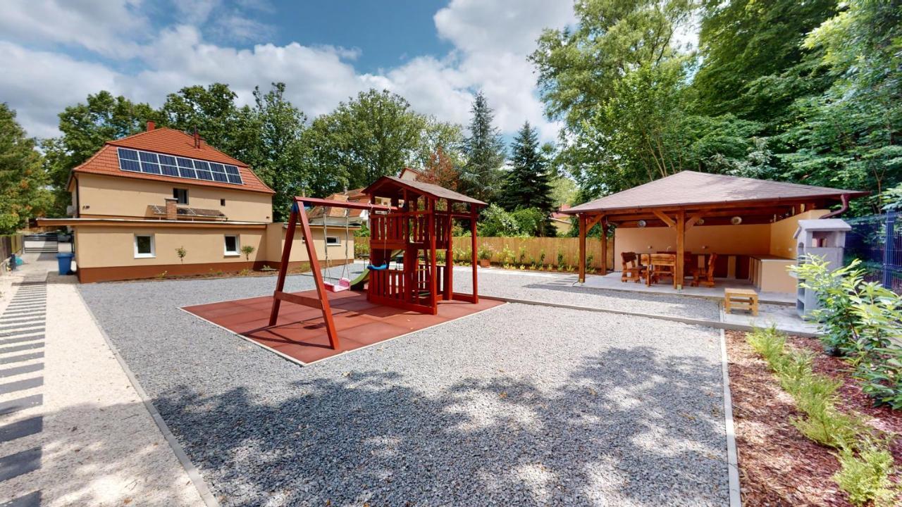 Family Apartman Miskolc Eksteriør billede
