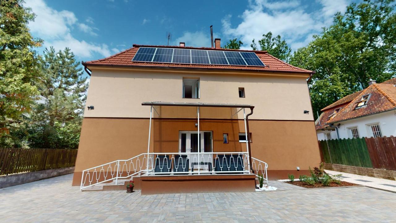 Family Apartman Miskolc Eksteriør billede